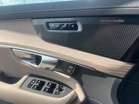 New 2026 Volvo XC90 B6 Plus w/ Protection Package Premier image 24