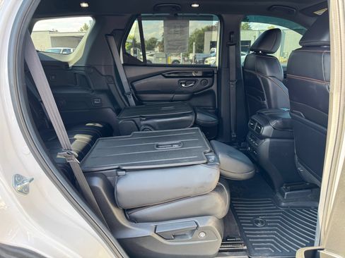 Used 2024 Honda Pilot TrailSport image 28