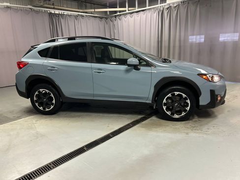 Used 2021 Subaru Crosstrek 2.0i Premium image 8