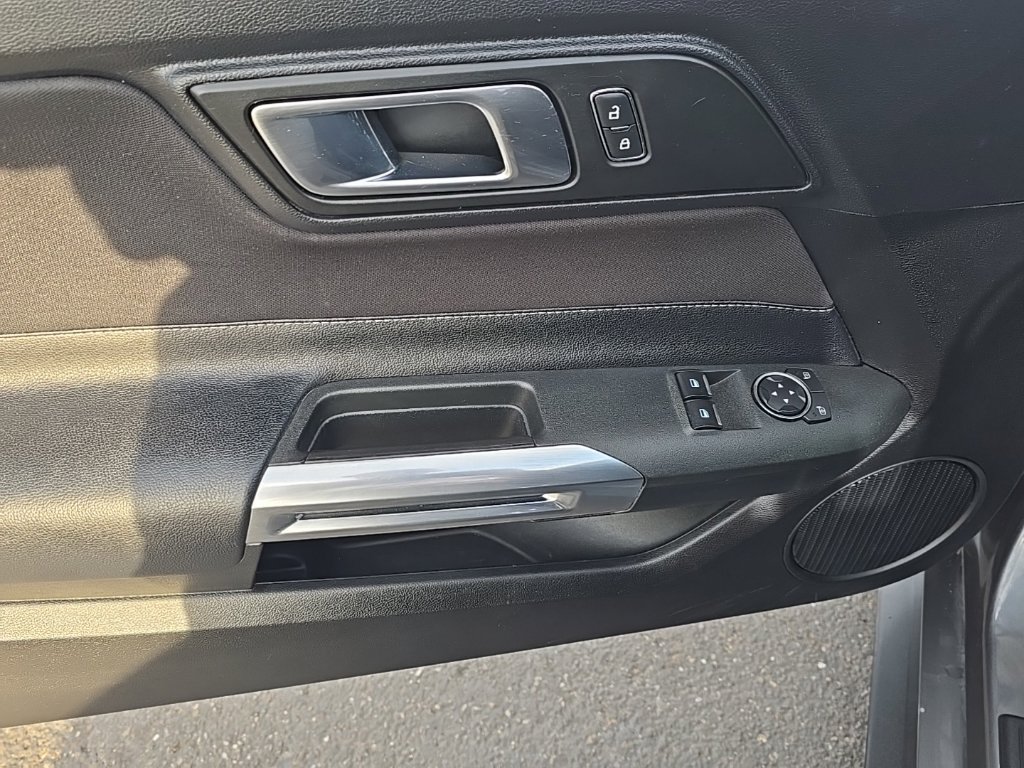 Used 2021 Ford Mustang Coupe RWD image 9