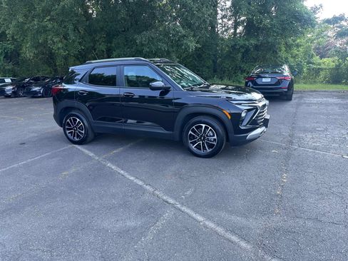 Used 2025 Chevrolet TrailBlazer LT FWD image 23