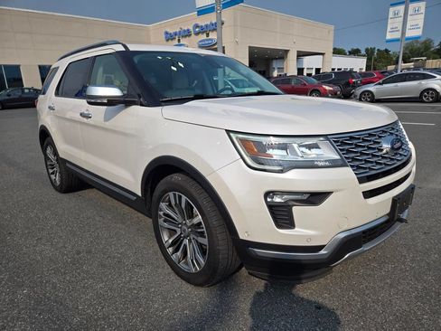 Used 2019 Ford Explorer Platinum AWD/4WD image 3