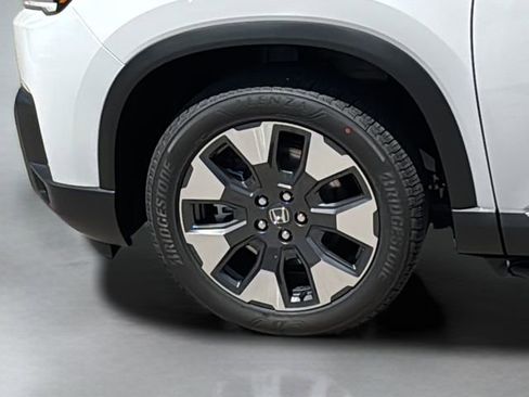 New 2026 Honda Pilot Elite image 5