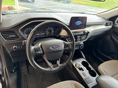 Used 2022 Ford Escape SE w/ SE Sport Appearance Package FWD image 13