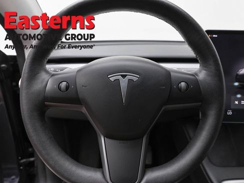 Used 2022 Tesla Model Y Long Range AWD/4WD image 10
