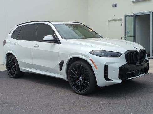 Used 2026 BMW X5 sDrive40i w/ M Sport Package RWD image 2