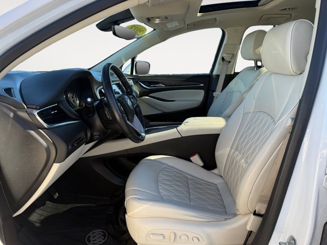Used 2023 Buick Enclave Avenir w/ Avenir Technology Package AWD/4WD image 9