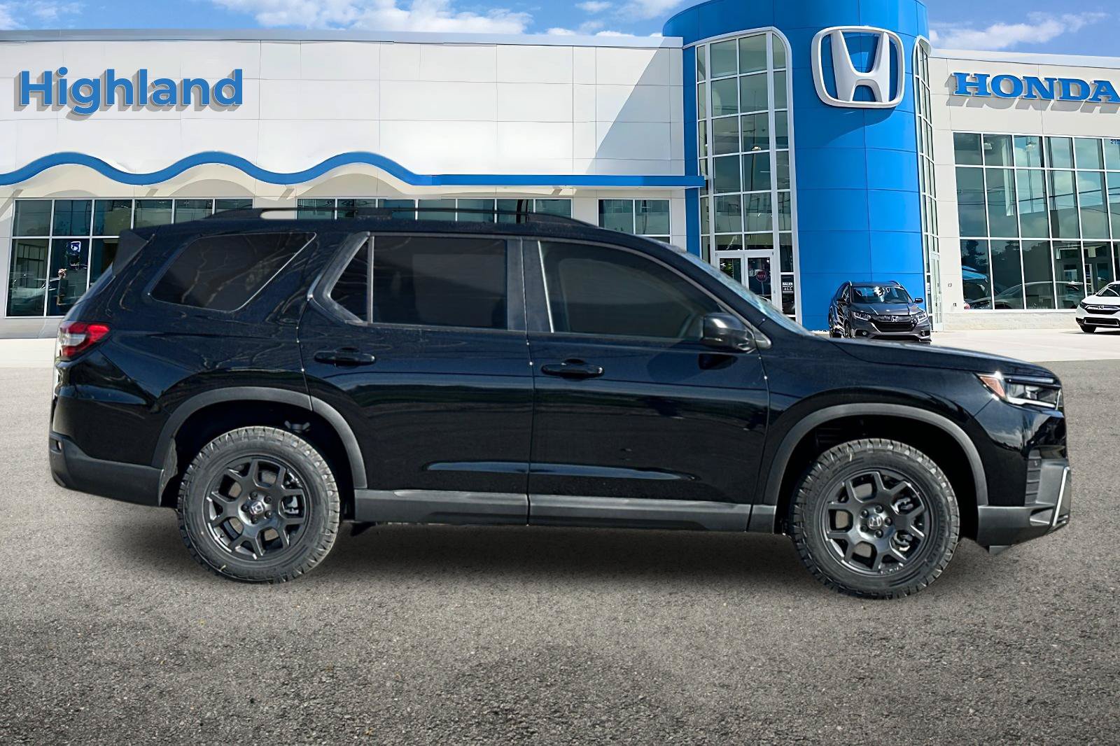 New 2026 Honda Pilot TrailSport image 6