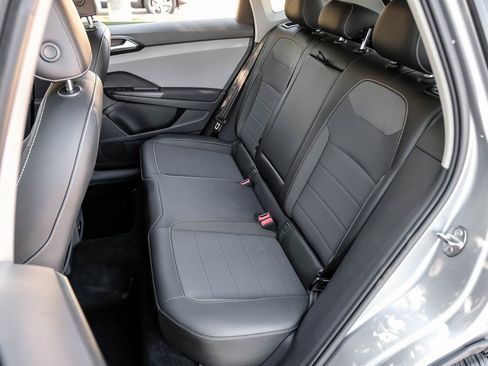 Used 2022 Volkswagen Taos SE image 52