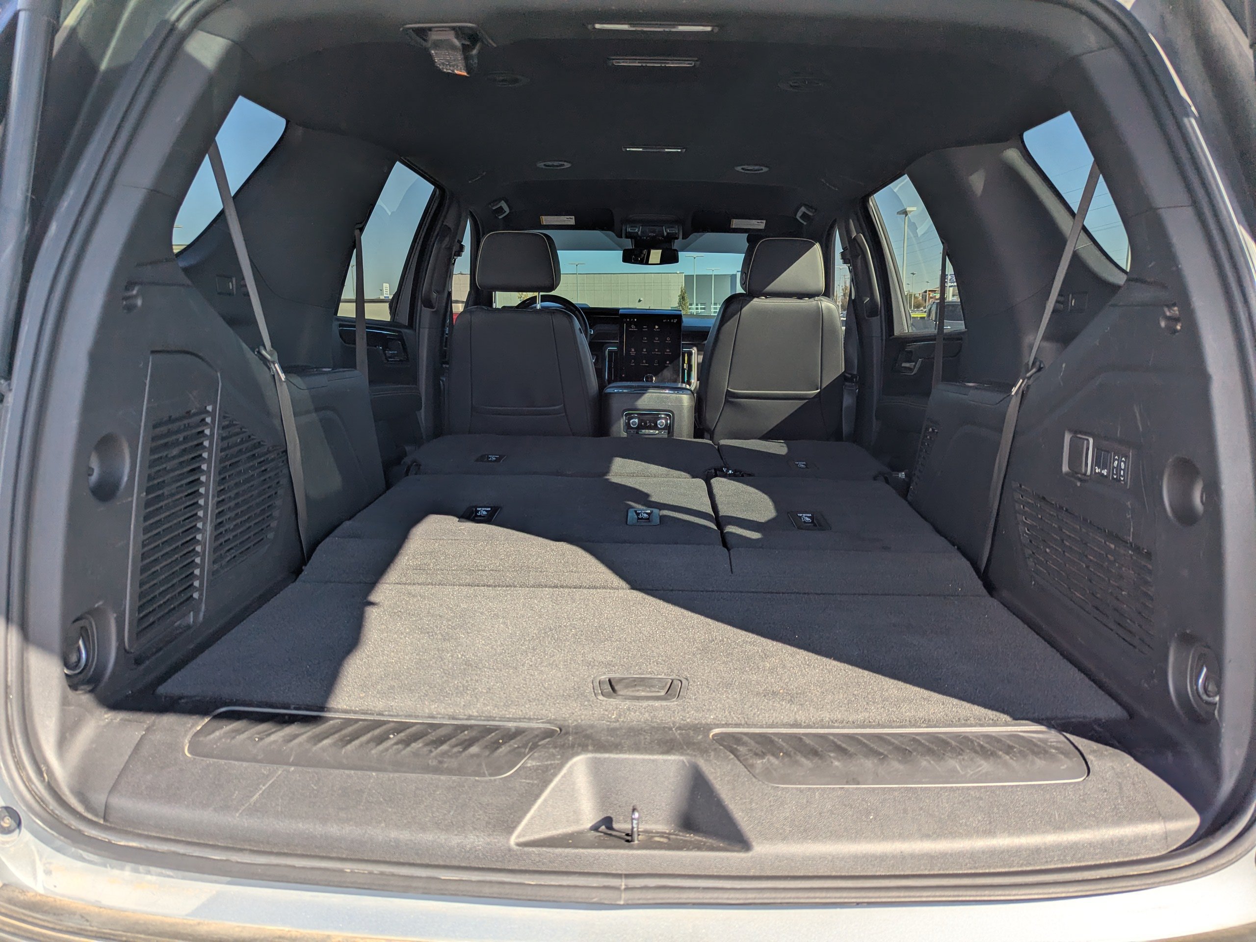 Used 2025 GMC Yukon Elevation AWD/4WD image 36