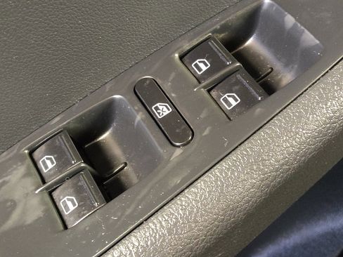 Used 2018 Volkswagen Jetta S w/ Cold Weather Package FWD image 27