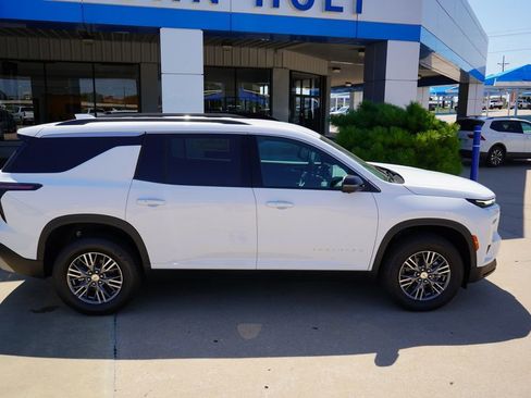 New 2026 Chevrolet Traverse LT w/ Driver Confidence Package image 8