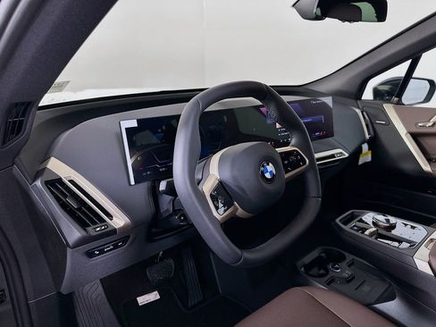 Used 2026 BMW iX xDrive60 w/ Premium Package image 9