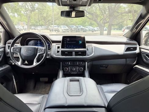 Used 2022 Chevrolet Suburban Z71 w/ Luxury Package AWD/4WD image 16