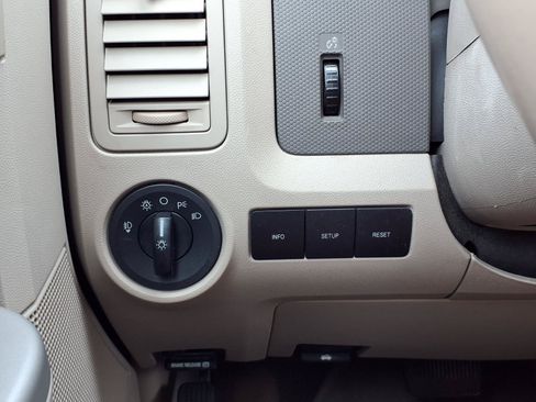Used 2011 Ford Escape XLT AWD/4WD image 15