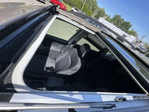 Used 2015 Subaru Forester 2.5i Premium w/ All-Weather Package AWD/4WD image 6