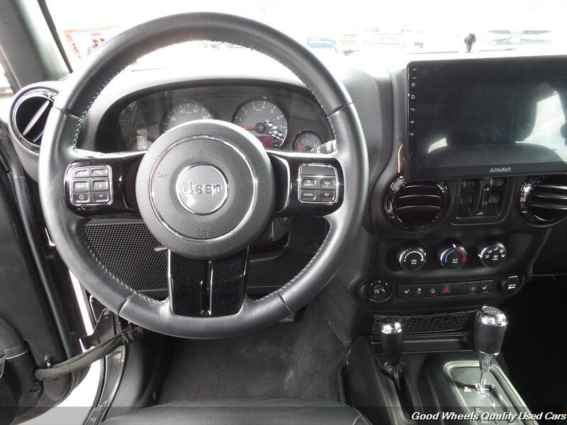 Used 2017 Jeep Wrangler Unlimited Sahara AWD/4WD image 14