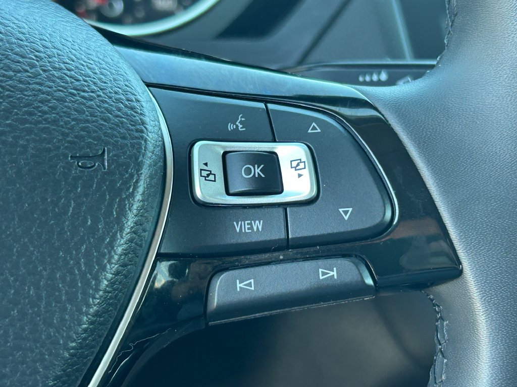 Used 2020 Volkswagen Tiguan SE AWD/4WD image 19