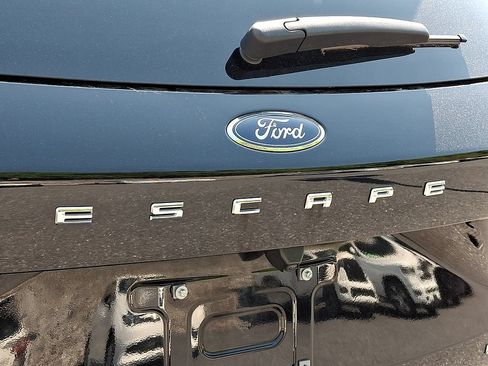 Used 2023 Ford Escape Active AWD/4WD image 29