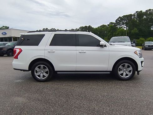 Used 2021 Ford Expedition XLT RWD image 3