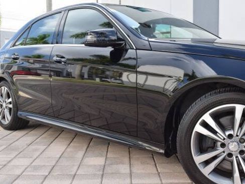 Used 2014 Mercedes-Benz E 250 BlueTEC Sedan image 16