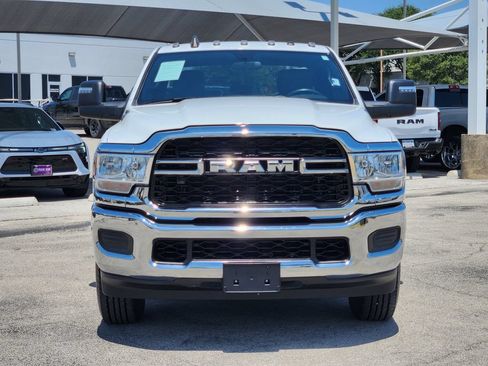 Used 2024 RAM 2500 Tradesman w/ Chrome Appearance Group AWD/4WD image 2