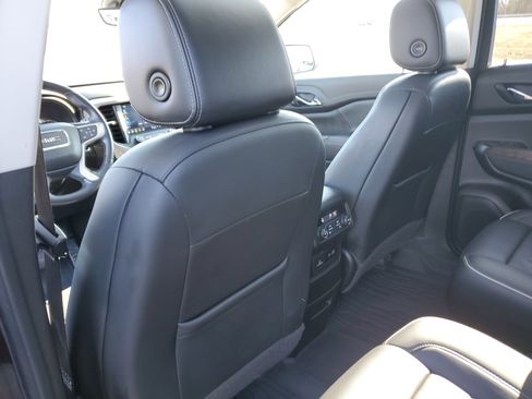 Used 2021 GMC Acadia Denali w/ Denali Ultimate Package image 31