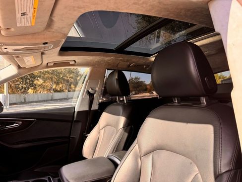 Used 2019 Audi Q8 Prestige w/ Luxury Package image 19