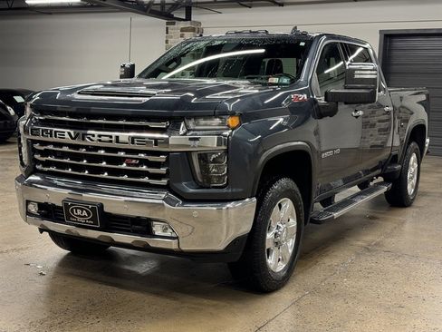 Used 2020 Chevrolet Silverado 2500 LTZ w/ LTZ Premium Package AWD/4WD image 3
