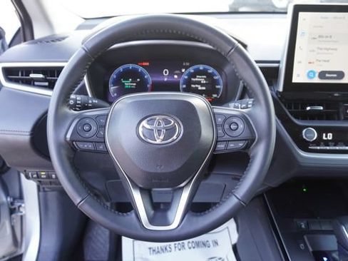 Used 2026 Toyota Corolla Cross XLE FWD image 28