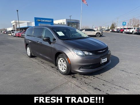 Used 2023 Chrysler Voyager LX image 1