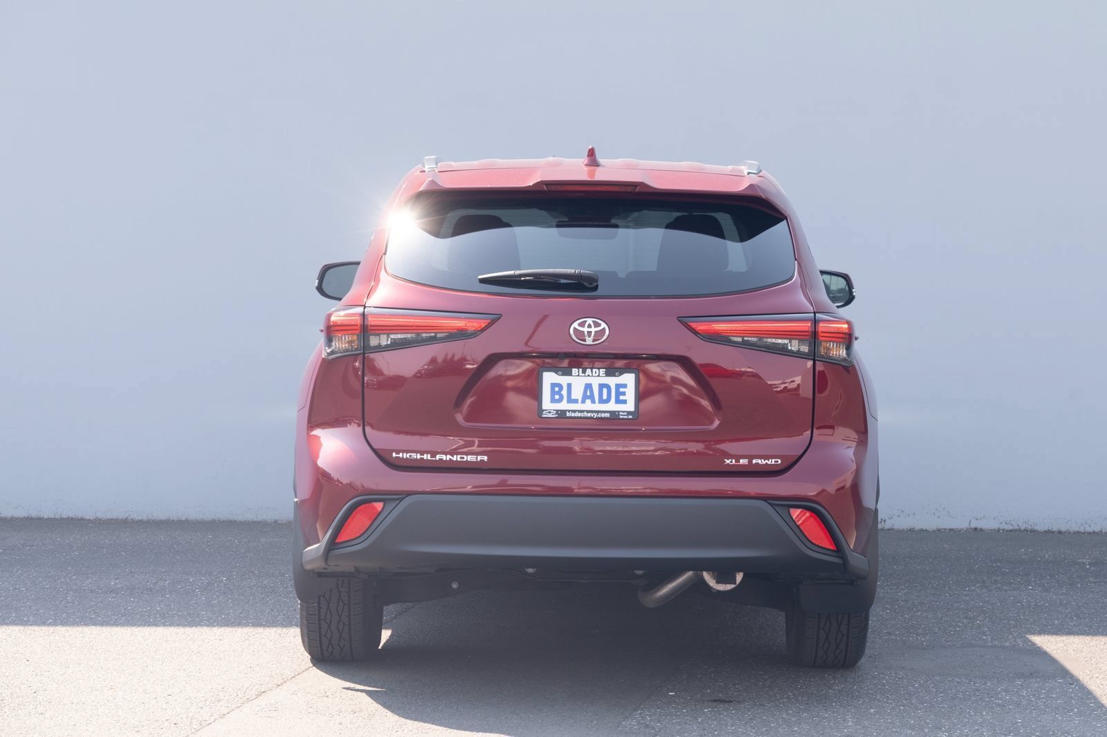 Used 2021 Toyota Highlander XLE AWD/4WD image 24