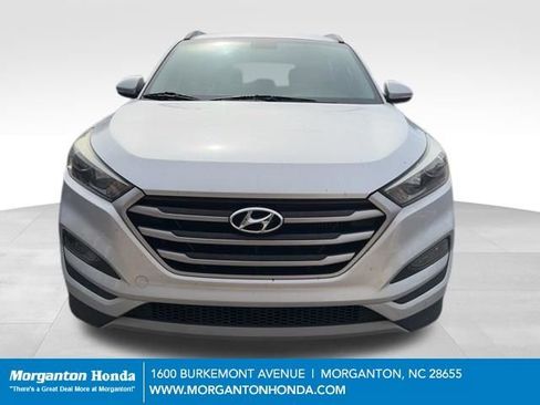 Used 2017 Hyundai Tucson Sport FWD image 2