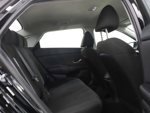 Used 2023 Hyundai Elantra SEL w/ Convenience Package image 12