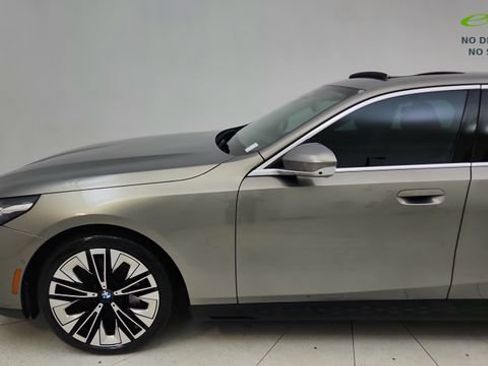 Used 2026 BMW 540i xDrive AWD/4WD image 4