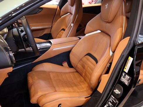 Certified 2024 Ferrari Purosangue AWD/4WD image 5
