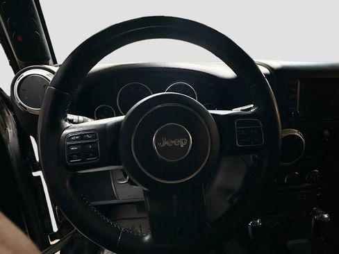 Used 2015 Jeep Wrangler Unlimited Rubicon w/ Dual Top Group image 11