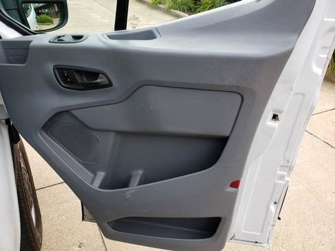 Used 2018 Ford Transit 150 XL RWD image 17