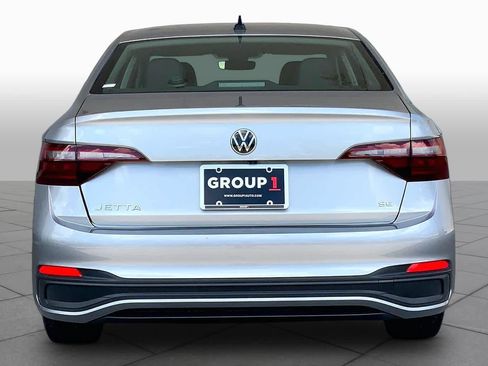Used 2024 Volkswagen Jetta SE FWD image 5