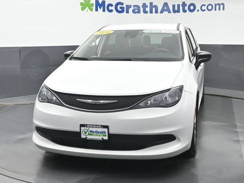 Used 2024 Chrysler Voyager LX FWD image 6