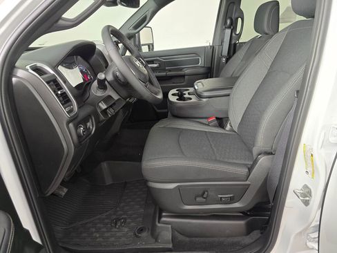 New 2026 RAM 3500 Big Horn AWD/4WD image 16