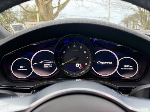 Used 2022 Porsche Cayenne E-Hybrid Coupe image 22