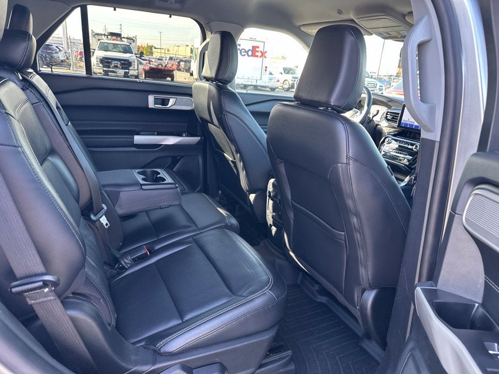 Certified 2022 Ford Explorer Limited AWD/4WD image 11
