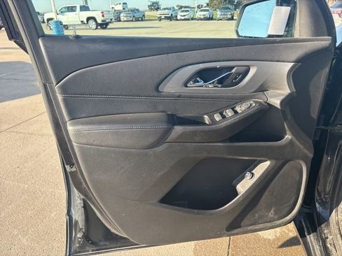 Used 2024 Chevrolet Traverse LT image 15