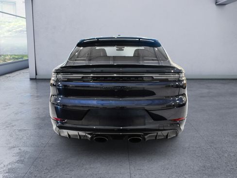 Used 2026 Porsche Cayenne GTS AWD/4WD image 5