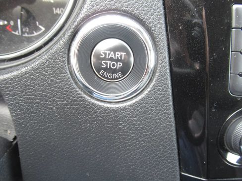 Used 2018 Nissan Rogue AWD image 26