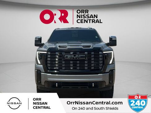 Used 2025 GMC Sierra 2500 Denali Ultimate AWD/4WD image 2