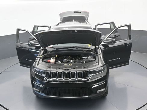 Used 2024 Jeep Grand Cherokee Limited w/ Luxury Tech Group II image 79