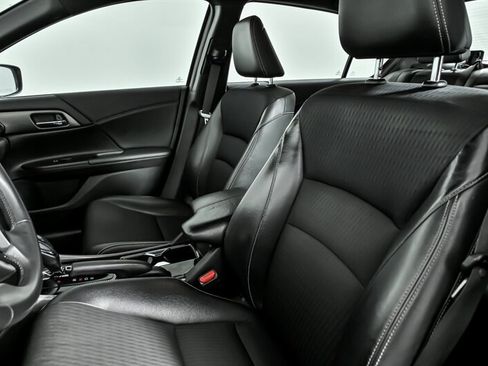 Used 2016 Honda Accord Sport image 18