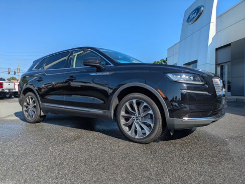 Used 2023 Lincoln Nautilus Reserve w/ Equipment Group 201A FWD image 2